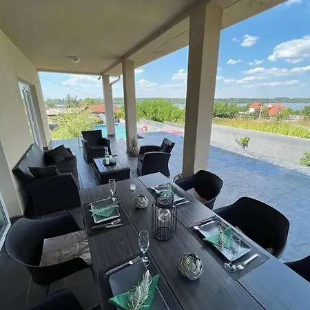 Sunset Jugovo ヴィラ *